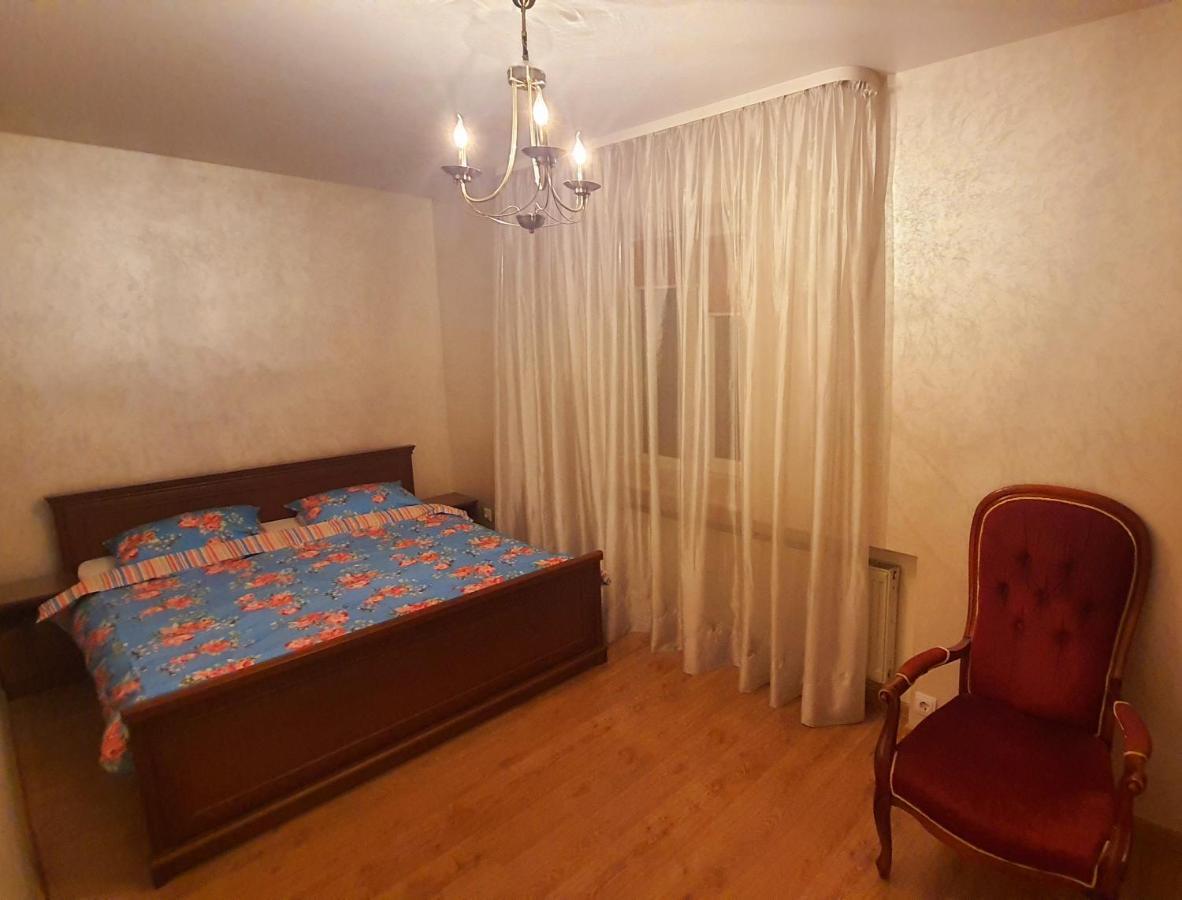Center Apartment Lutsk Ngoại thất bức ảnh