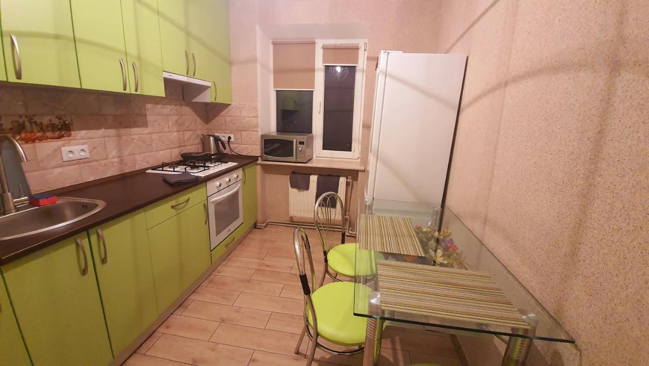 Center Apartment Lutsk Ngoại thất bức ảnh